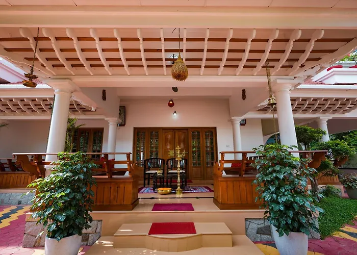 Parudeesa - Heavenly- Luxurious Palace Look-Near Cbd - Kerala - India With Breakfast