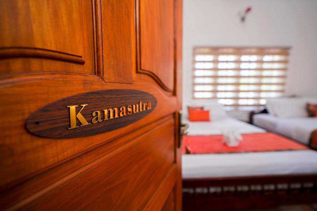 Parudeesa - Heavenly- Luxurious Palace Look-near Cbd - Kerala - India With Breakfast Kaladi