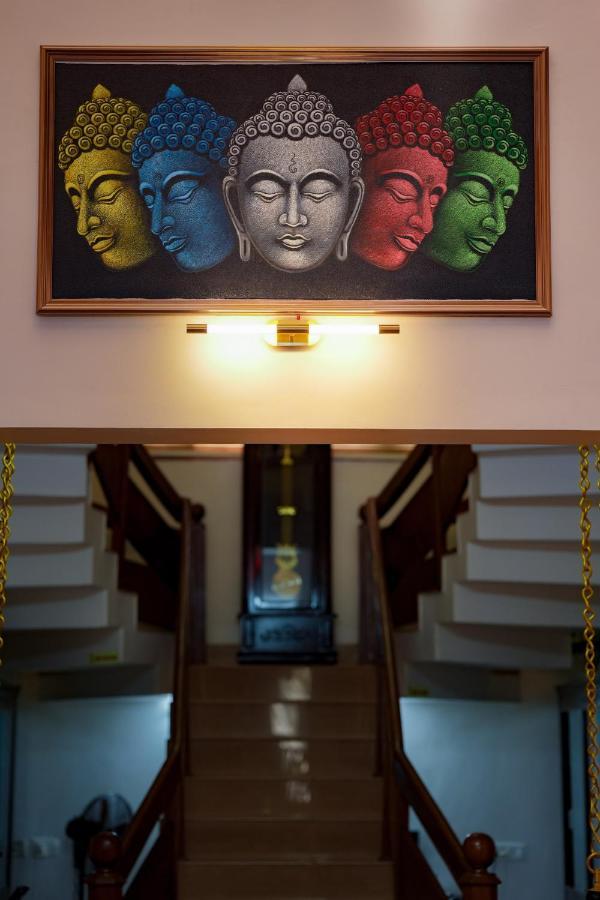 Homestay Parudeesa - Heavenly- Luxurious Palace Look-near Cbd - Kerala - India With Breakfast Kaladi