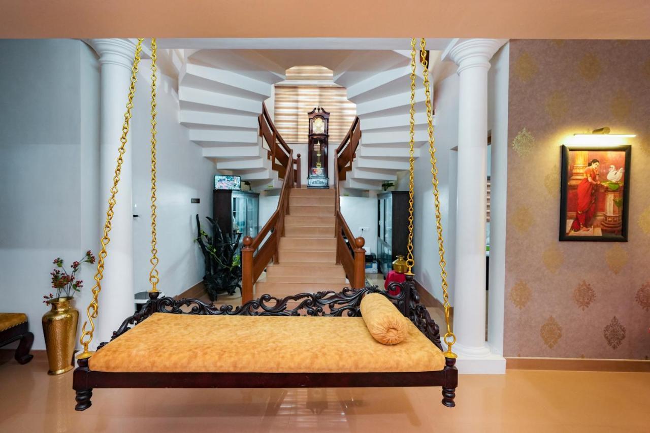 Homestay Parudeesa - Heavenly- Luxurious Palace Look-near Cbd - Kerala - India With Breakfast *