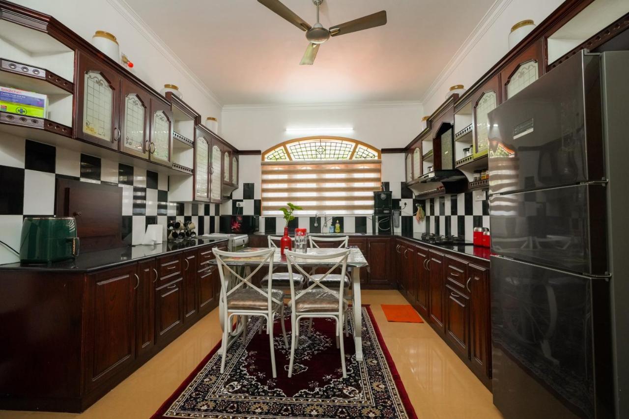 Homestay Parudeesa - Heavenly- Luxurious Palace Look-near Cbd - Kerala - India With Breakfast Kaladi