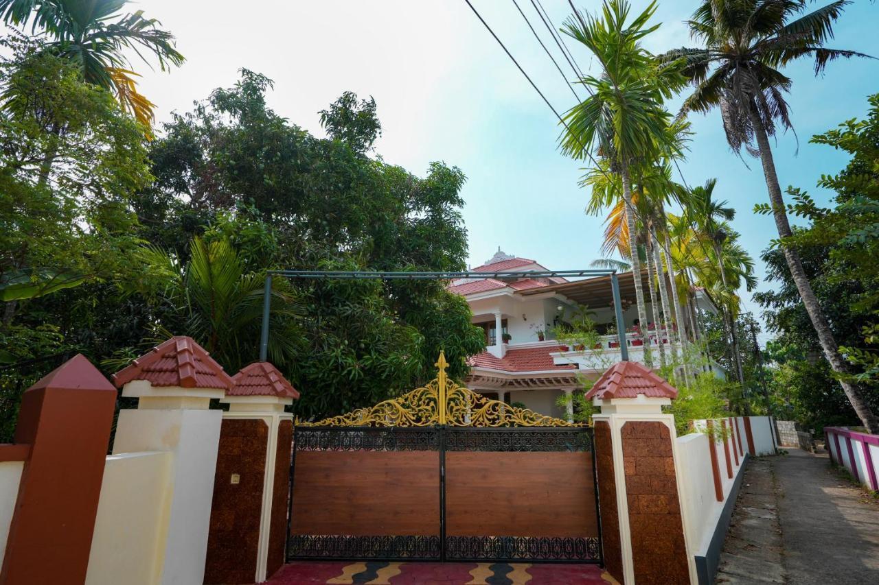 Parudeesa - Heavenly- Luxurious Palace Look-near Cbd - Kerala - India With Breakfast Homestay *