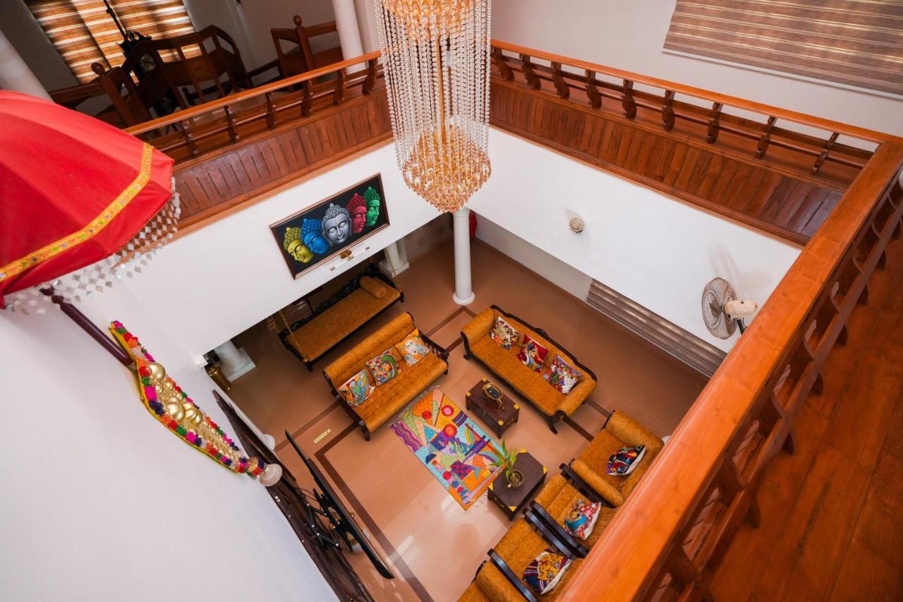Parudeesa - Heavenly- Luxurious Palace Look-near Cbd - Kerala - India With Breakfast Homestay *