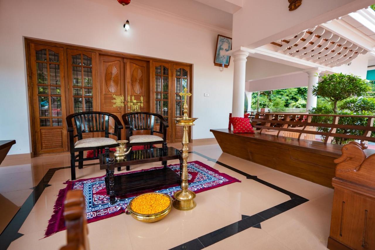 Parudeesa - Heavenly- Luxurious Palace Look-near Cbd - Kerala - India With Breakfast * Kaladi