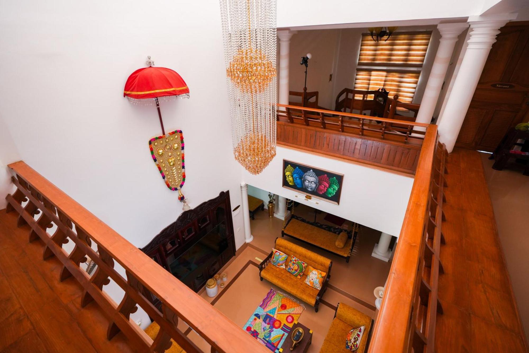 Parudeesa - Heavenly- Luxurious Palace Look-near Cbd - Kerala - India With Breakfast Homestay Kaladi