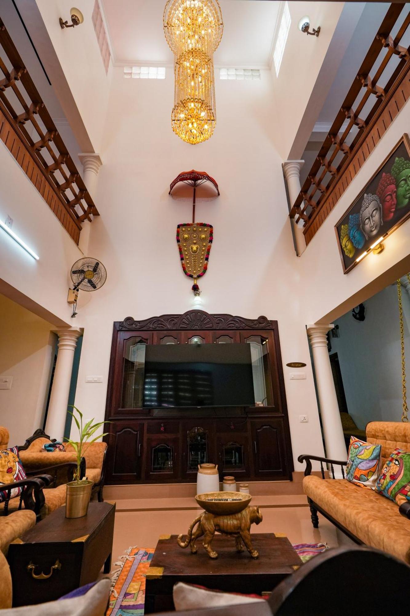Homestay Parudeesa - Heavenly- Luxurious Palace Look-near Cbd - Kerala - India With Breakfast Kaladi