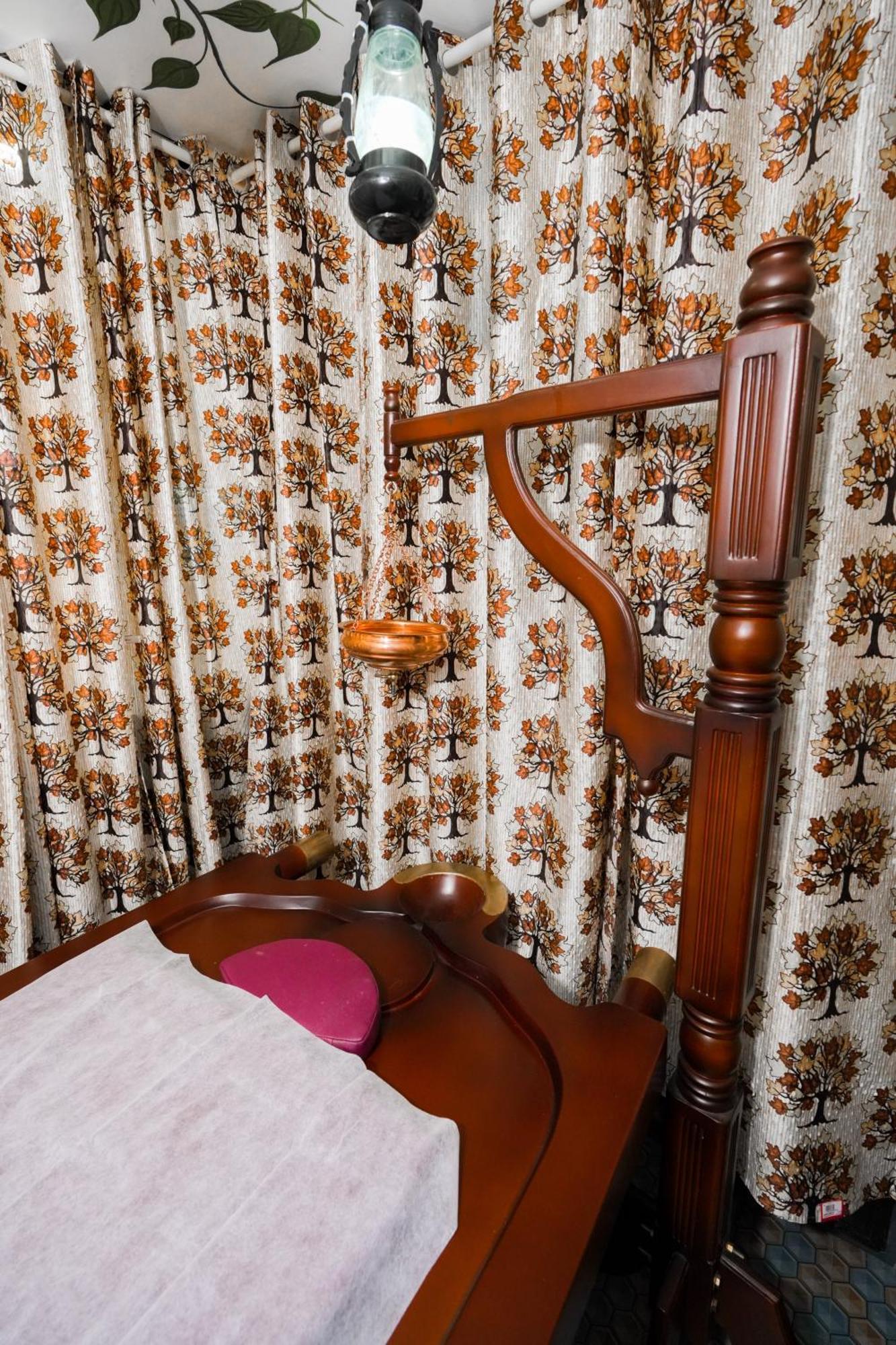 Parudeesa - Heavenly- Luxurious Palace Look-near Cbd - Kerala - India With Breakfast Homestay Kaladi