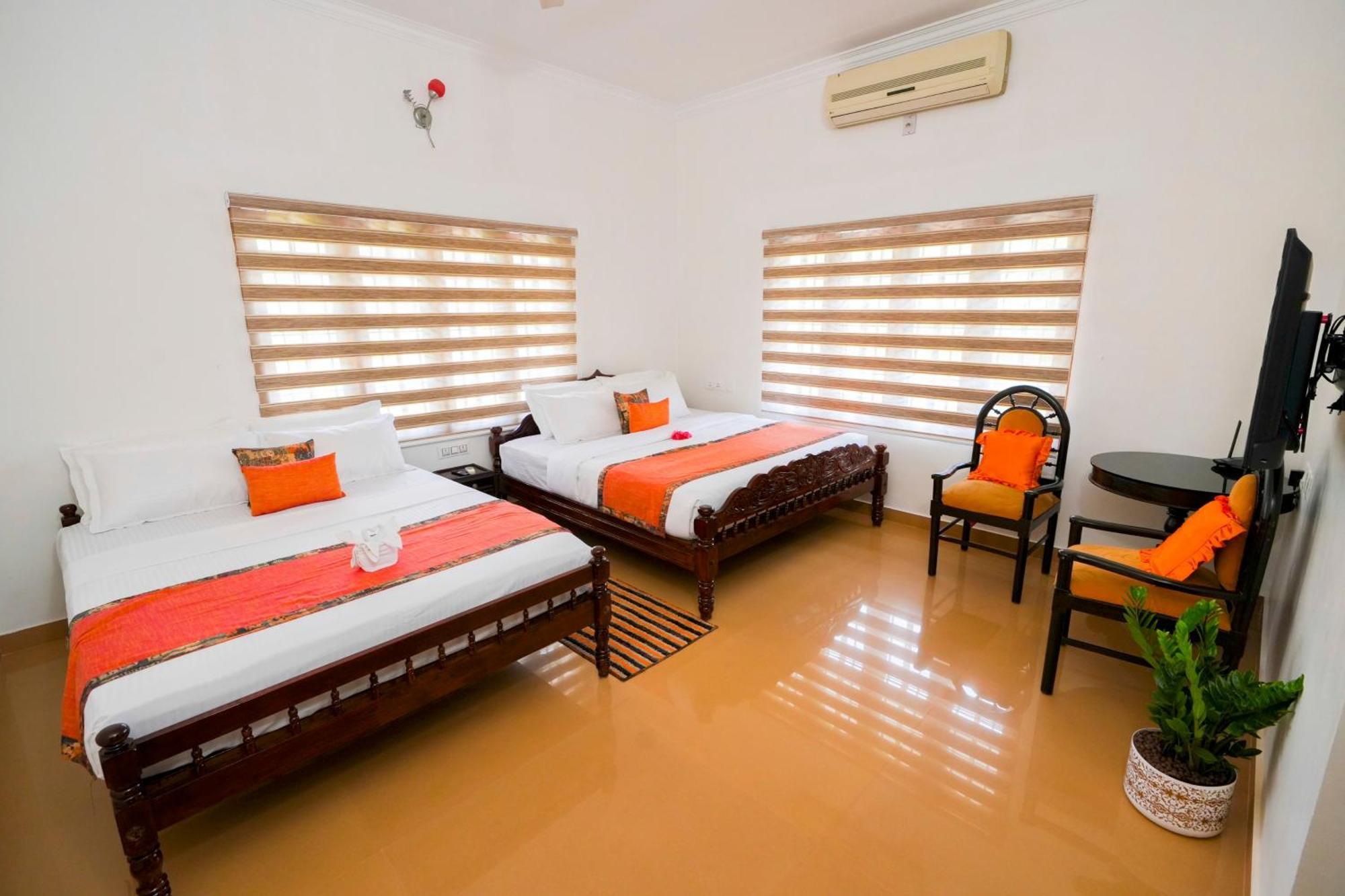 Homestay Parudeesa - Heavenly- Luxurious Palace Look-near Cbd - Kerala - India With Breakfast Kaladi