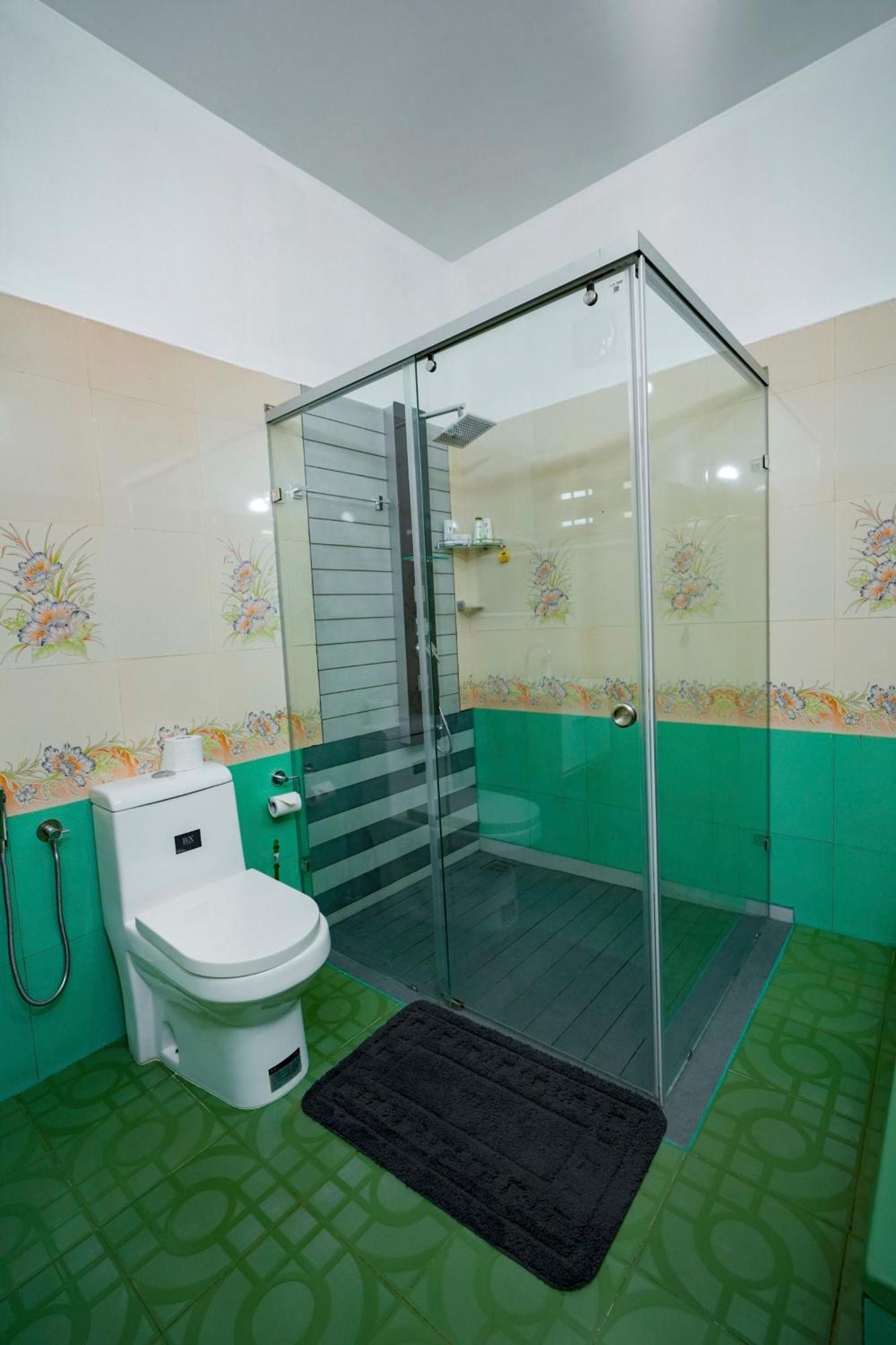 Parudeesa - Heavenly- Luxurious Palace Look-near Cbd - Kerala - India With Breakfast Homestay *