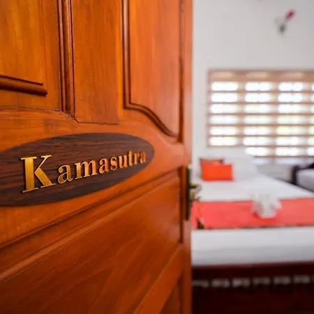 Parudeesa - Heavenly- Luxurious Palace Look-Near Cbd - Kerala - India With Breakfast Kaladi Room photo