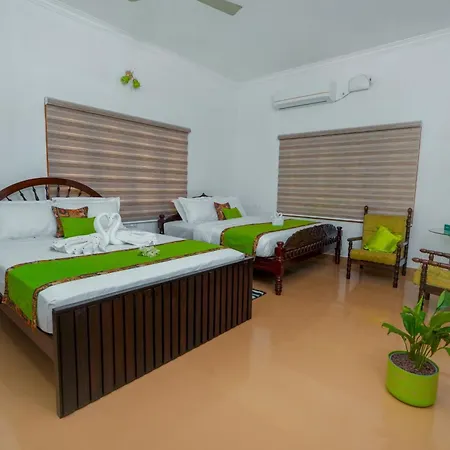 Parudeesa - Heavenly- Luxurious Palace Look-Near Cbd - Kerala - India With Breakfast Kaladi Room photo