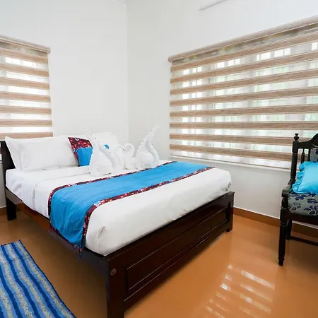 Parudeesa - Heavenly- Luxurious Palace Look-Near Cbd - Kerala - India With Breakfast Kaladi Room photo